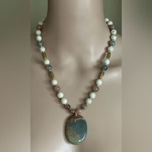 22 inch Moonstone and Jasper bead necklace NWOT